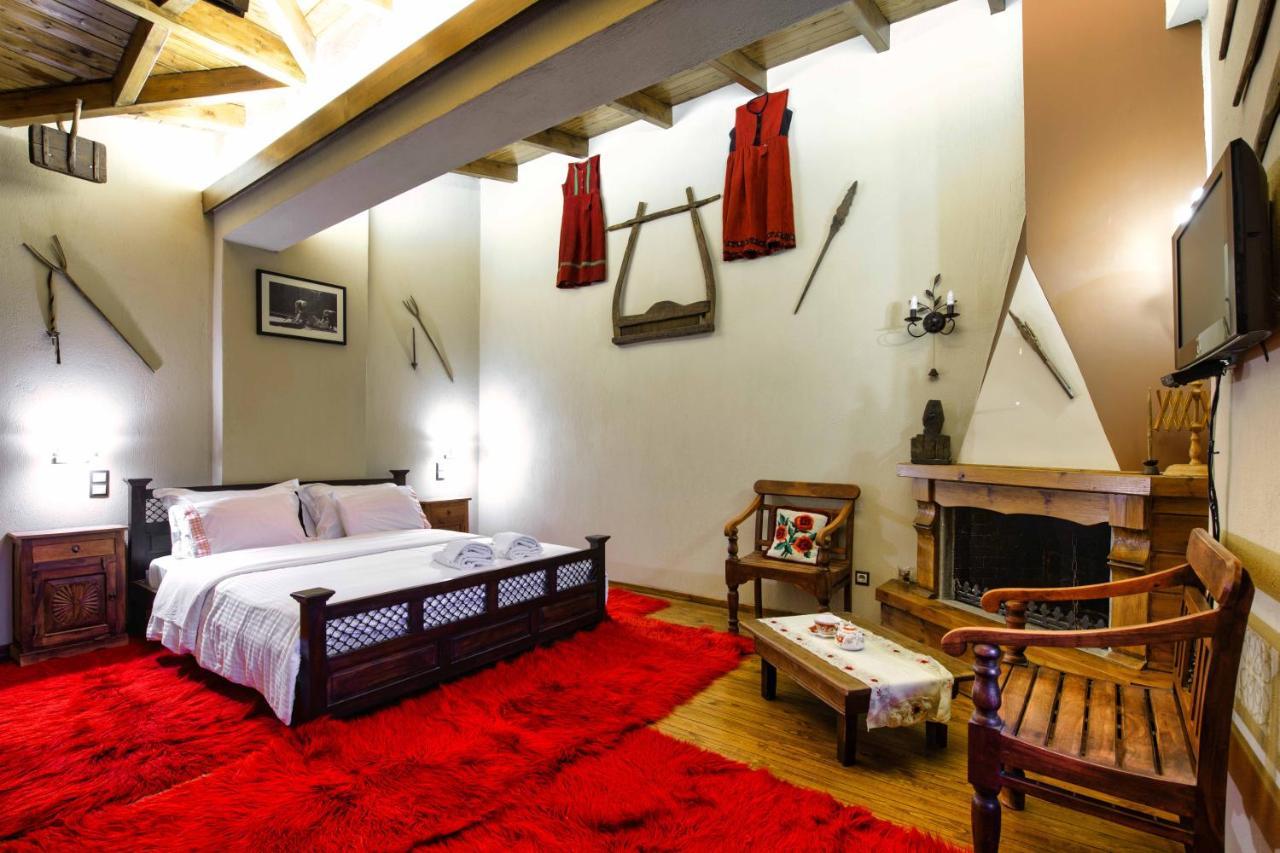 Hotel Teloneio Plaka  Buitenkant foto