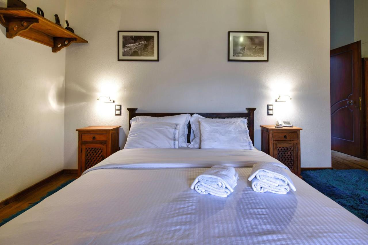 Hotel Teloneio Plaka  Buitenkant foto