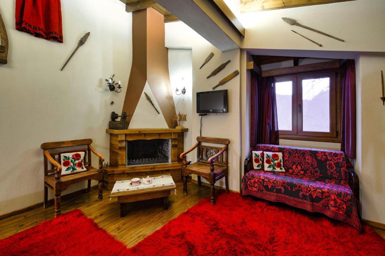 Hotel Teloneio Plaka  Buitenkant foto