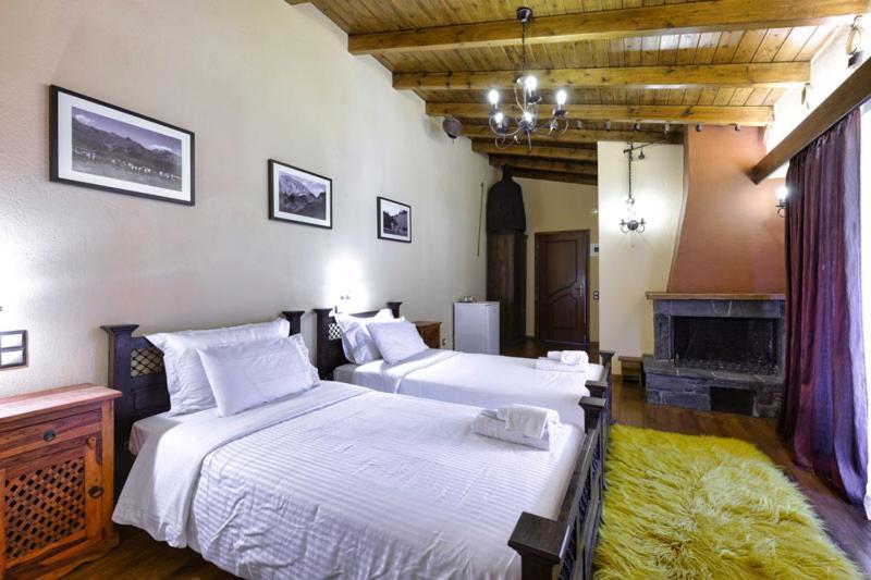 Hotel Teloneio Plaka  Buitenkant foto